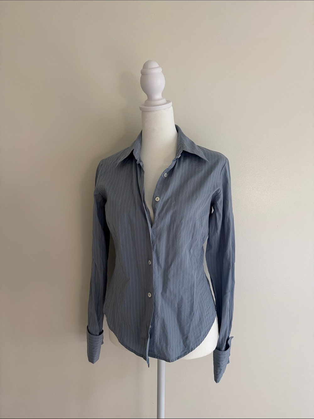 Banana republic 100% cotton Blue Pinstripe womens Button-Up Shirt